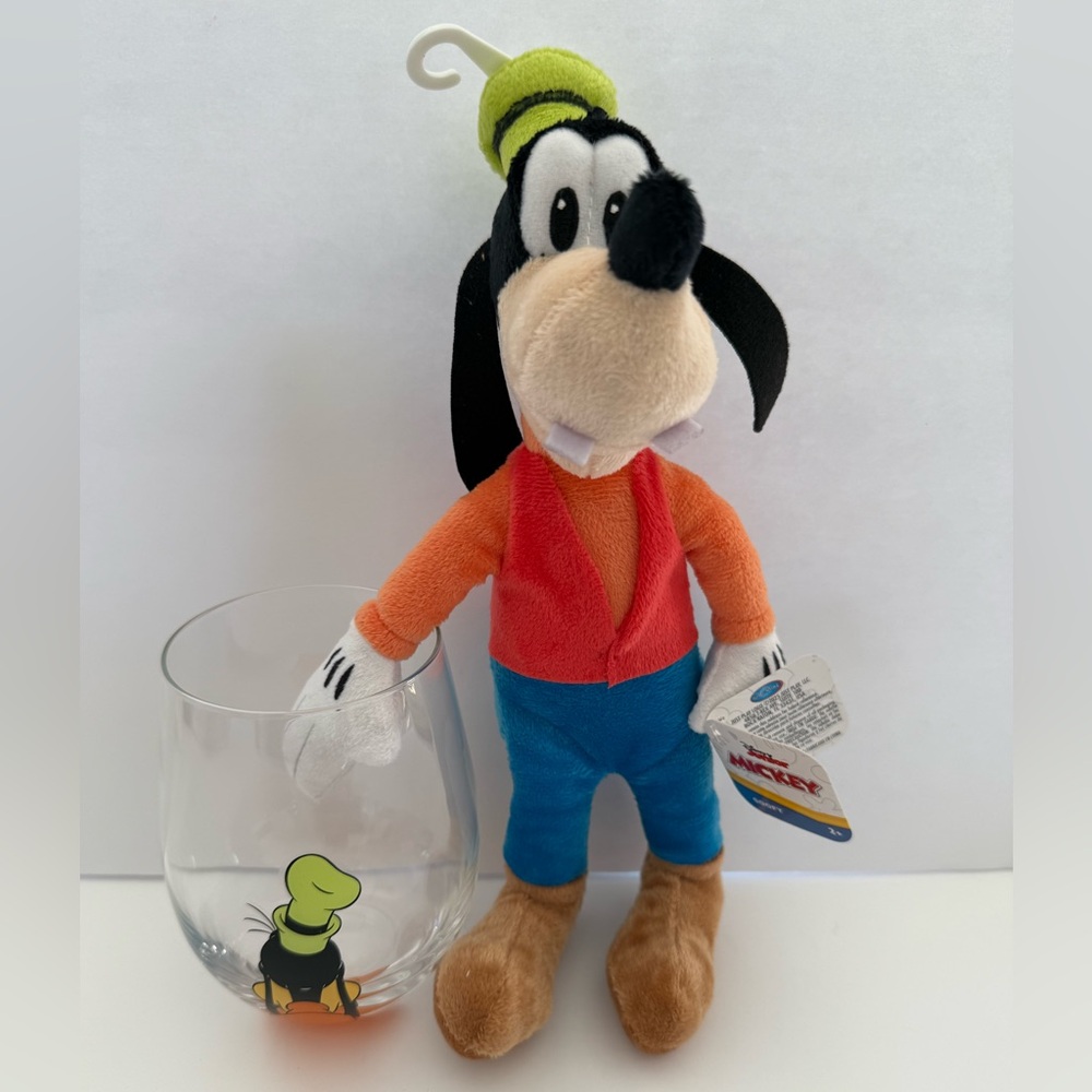 Disney Goofy Plush Toy & Glass